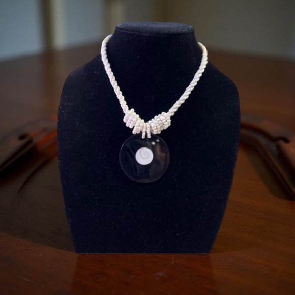 Mother of pearl necklace and seed beads NWOT - Picture 7 of 16